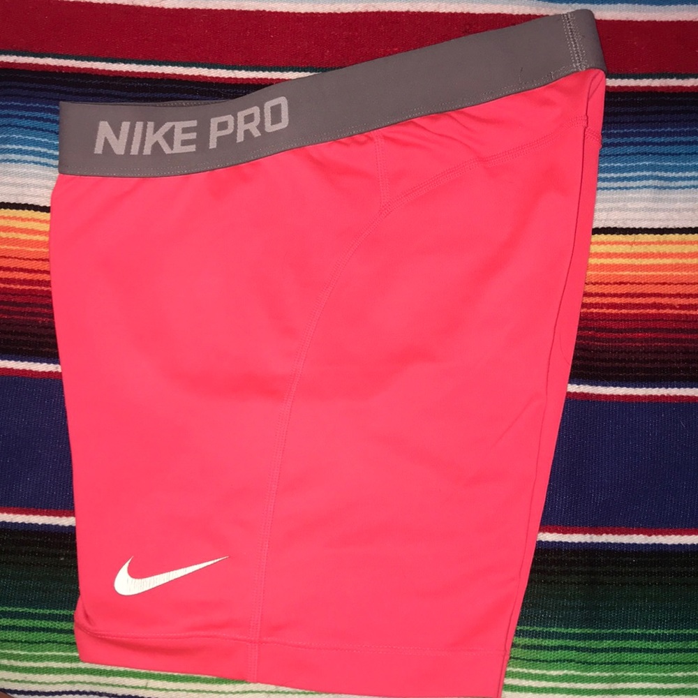 women’s nike pros